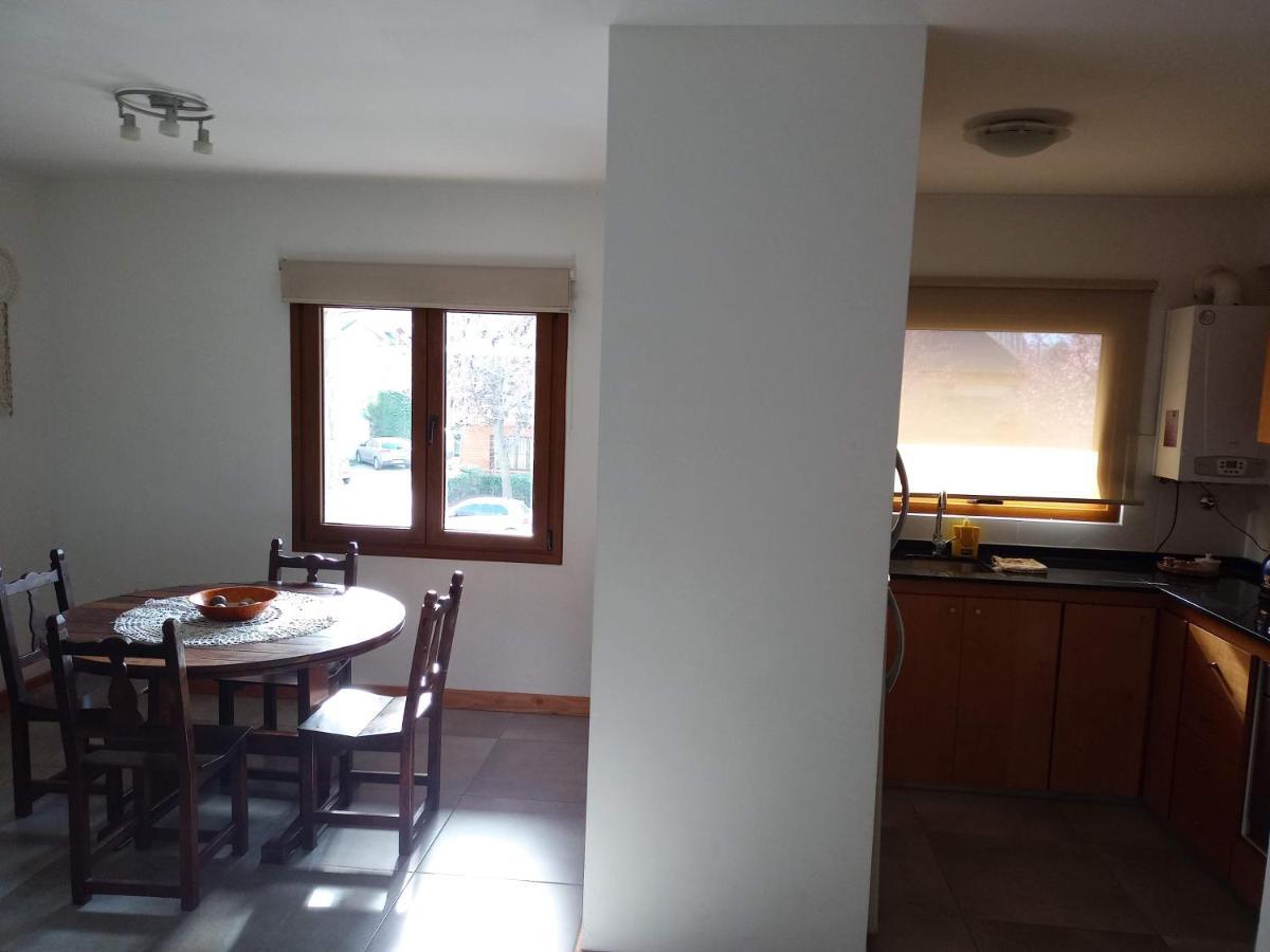 Comodo Departamento Centrico En San Martín de los Andes Εξωτερικό φωτογραφία